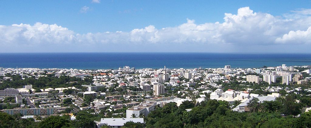 best ways to send money to Réunion compared